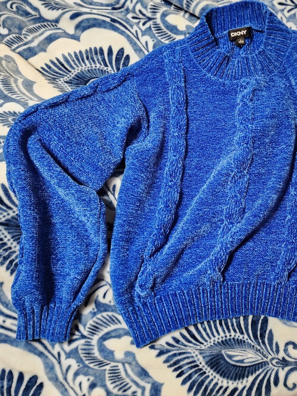 DKNY Royal Blue Chenille Cable Knit Cropped Pullover Sweater - Picture 4 of 4